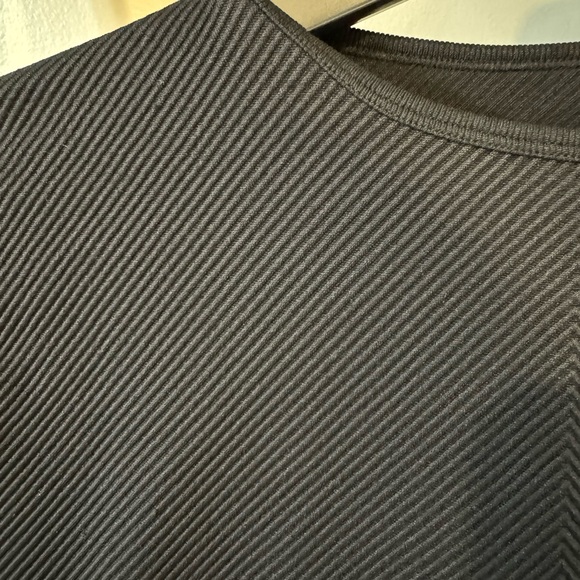 Going out crop shirt - Picture 3 of 4